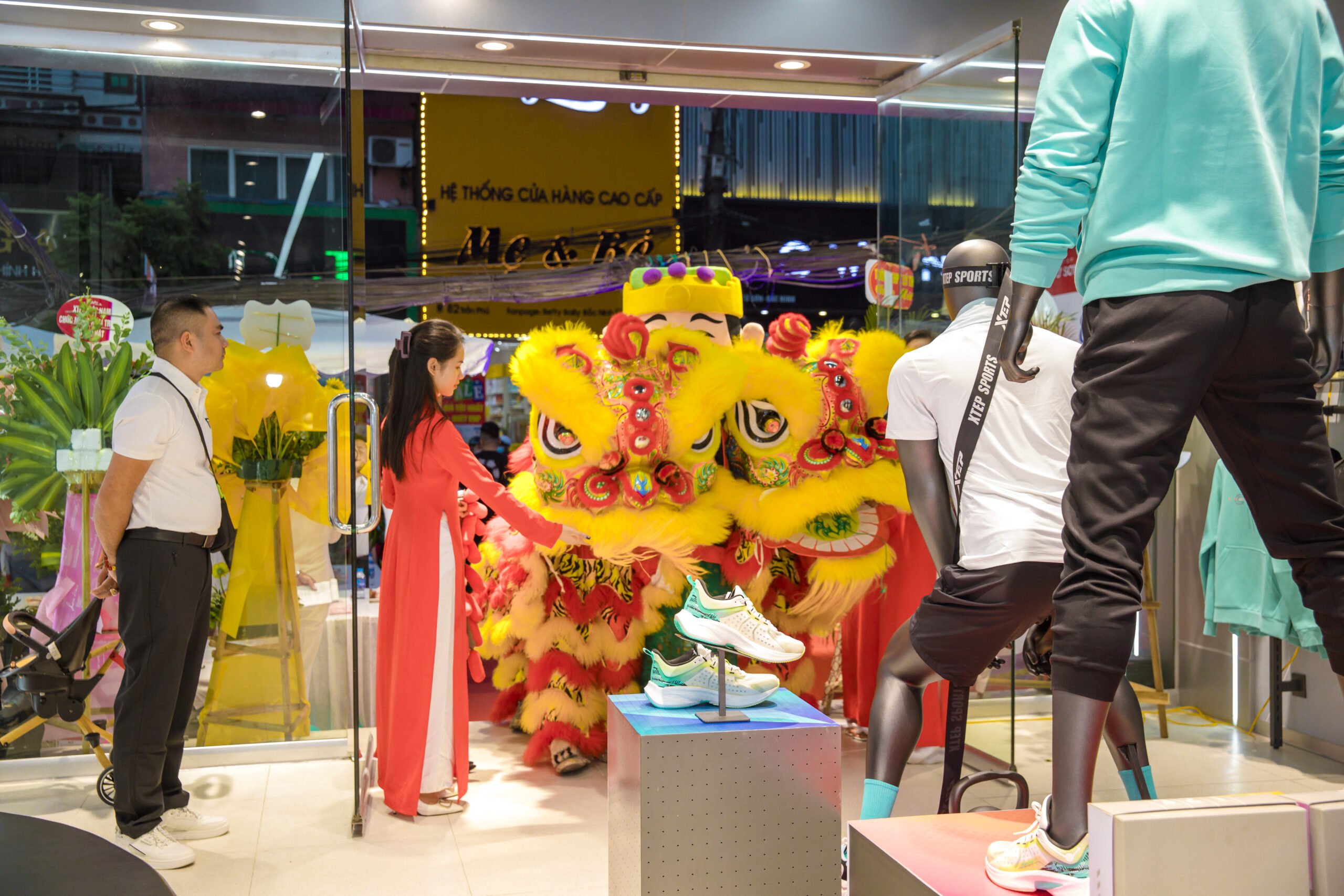 tổ chức sự kiện