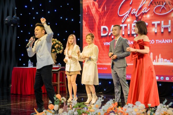 Z-Models 14 - Công ty truyền thông tổ chức sự kiện Z-Models tổ chức tiệc cuối năm