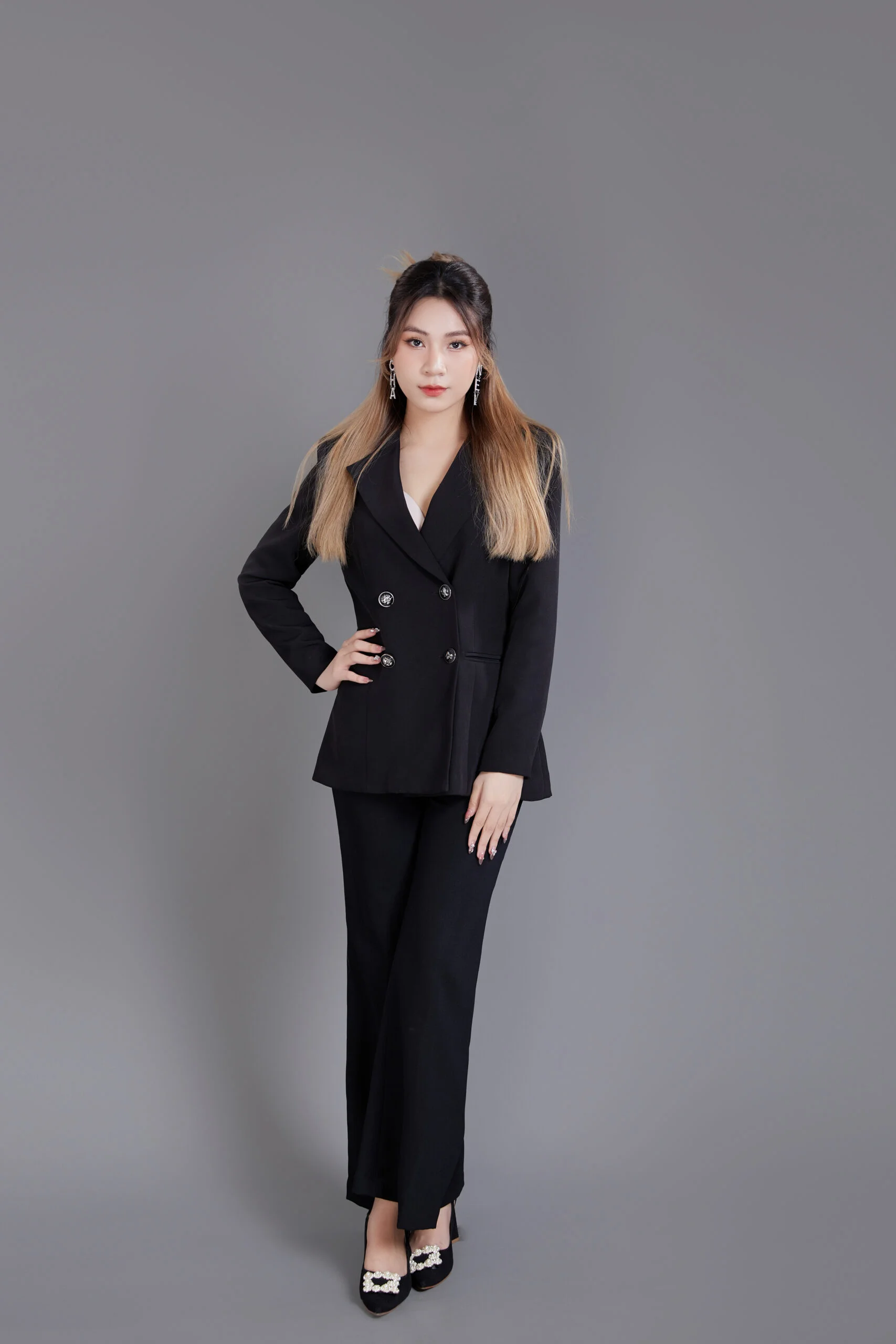 R6A 2549 scaled - Công ty truyền thông tổ chức sự kiện Z-Models