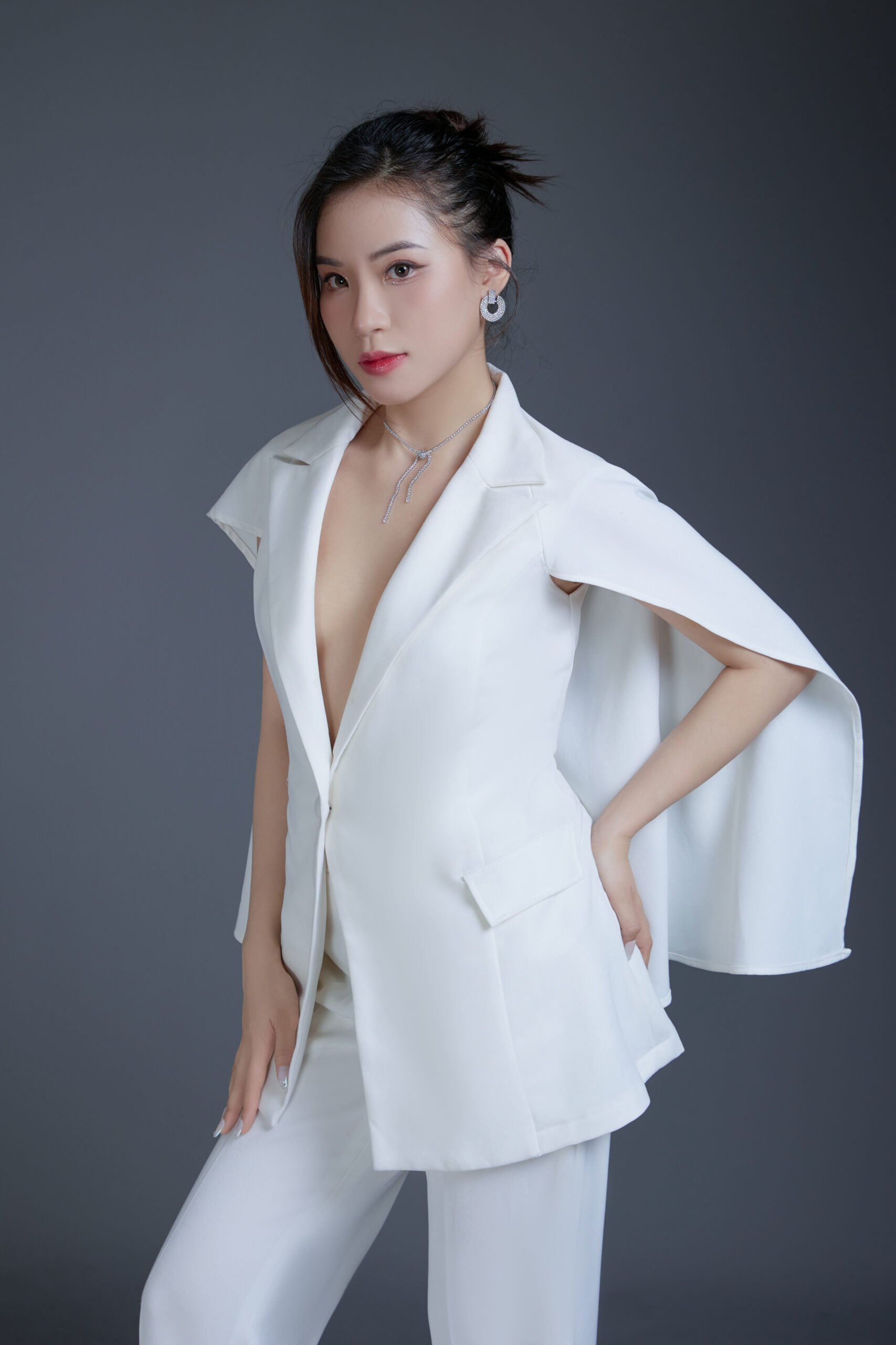 Z-Models 22 - Công ty truyền thông tổ chức sự kiện Z-Models R6B 8160 1 scaled - Công ty truyền thông tổ chức sự kiện Z-Models